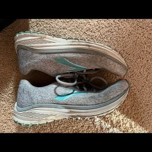 Brooks Women Anthem 2 Running Shoes